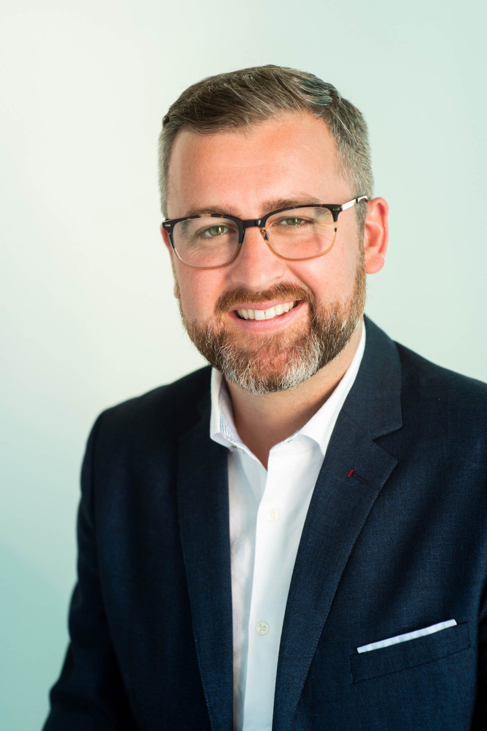 14Aug26 Portrait-Photo_Graham Macdonald (1)